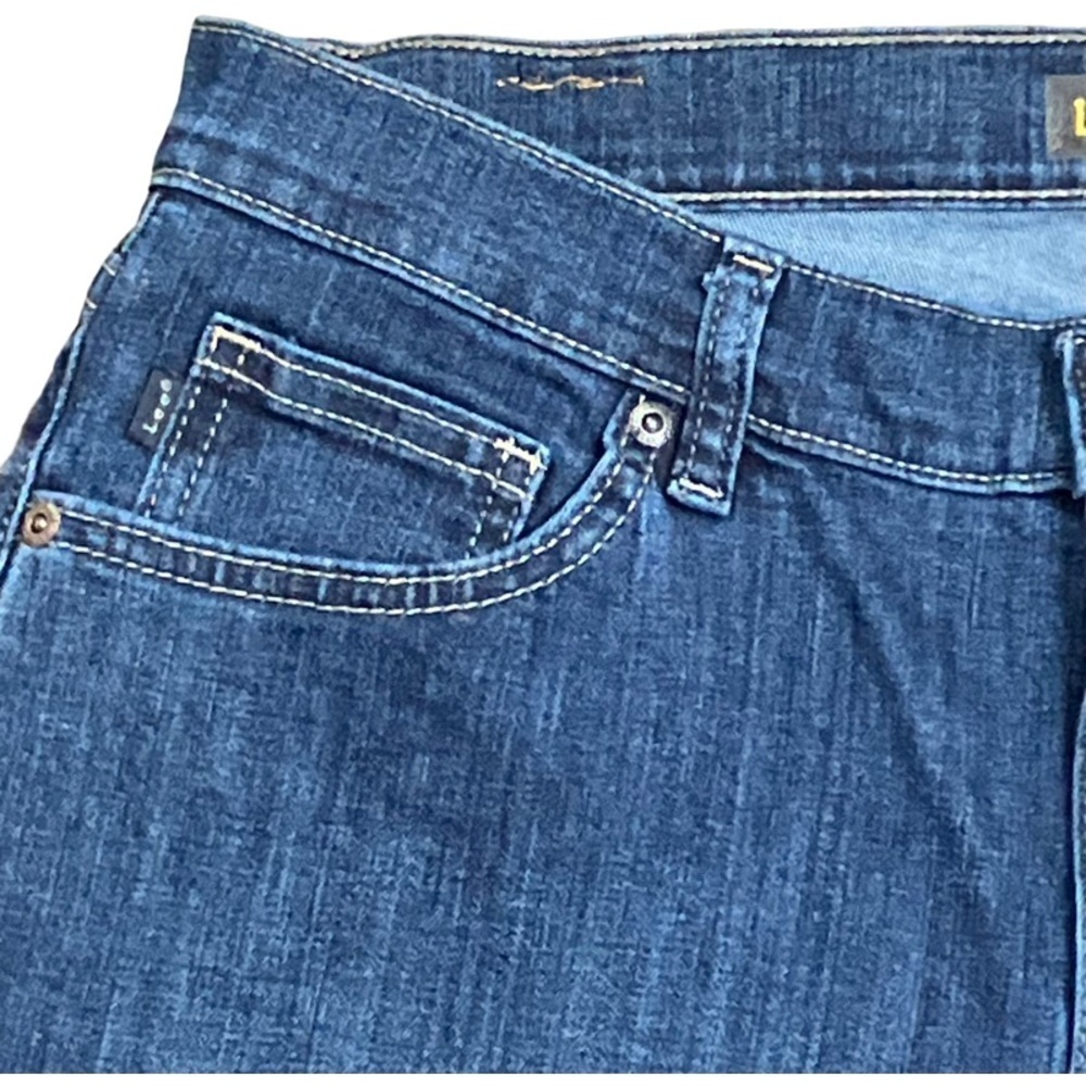 LEE Women’s Relaxed Fit Straight Leg Mid Rise Dark Blue Jeans SZ 10P Petite - Picture 2 of 10